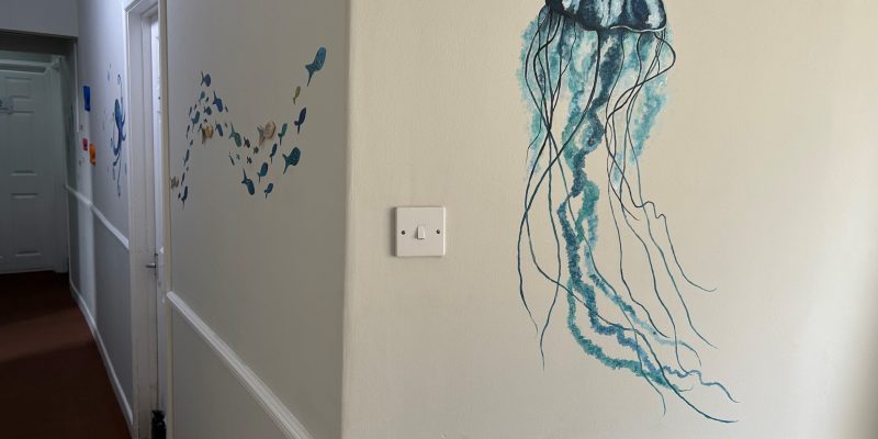 The-Seaton-sea-themed-hallway